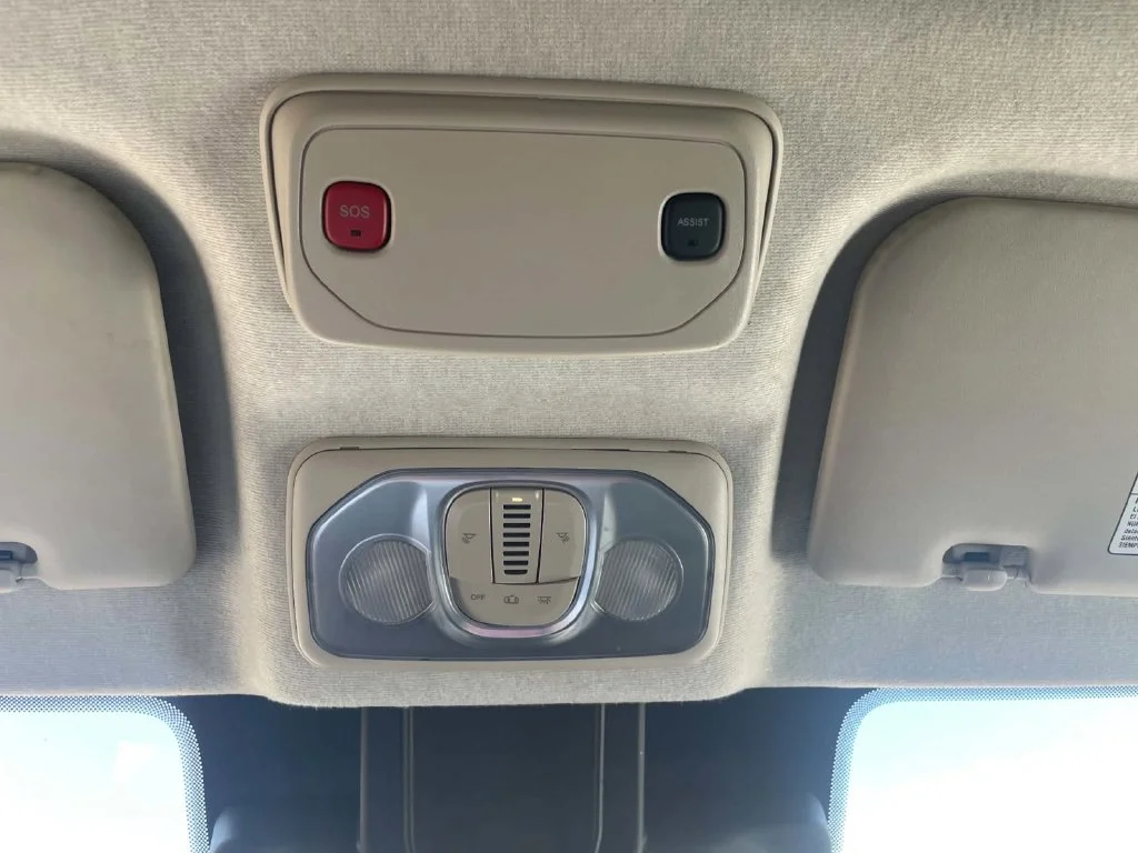 Used 2025 Bright White Clearcoat RAM Base image 14