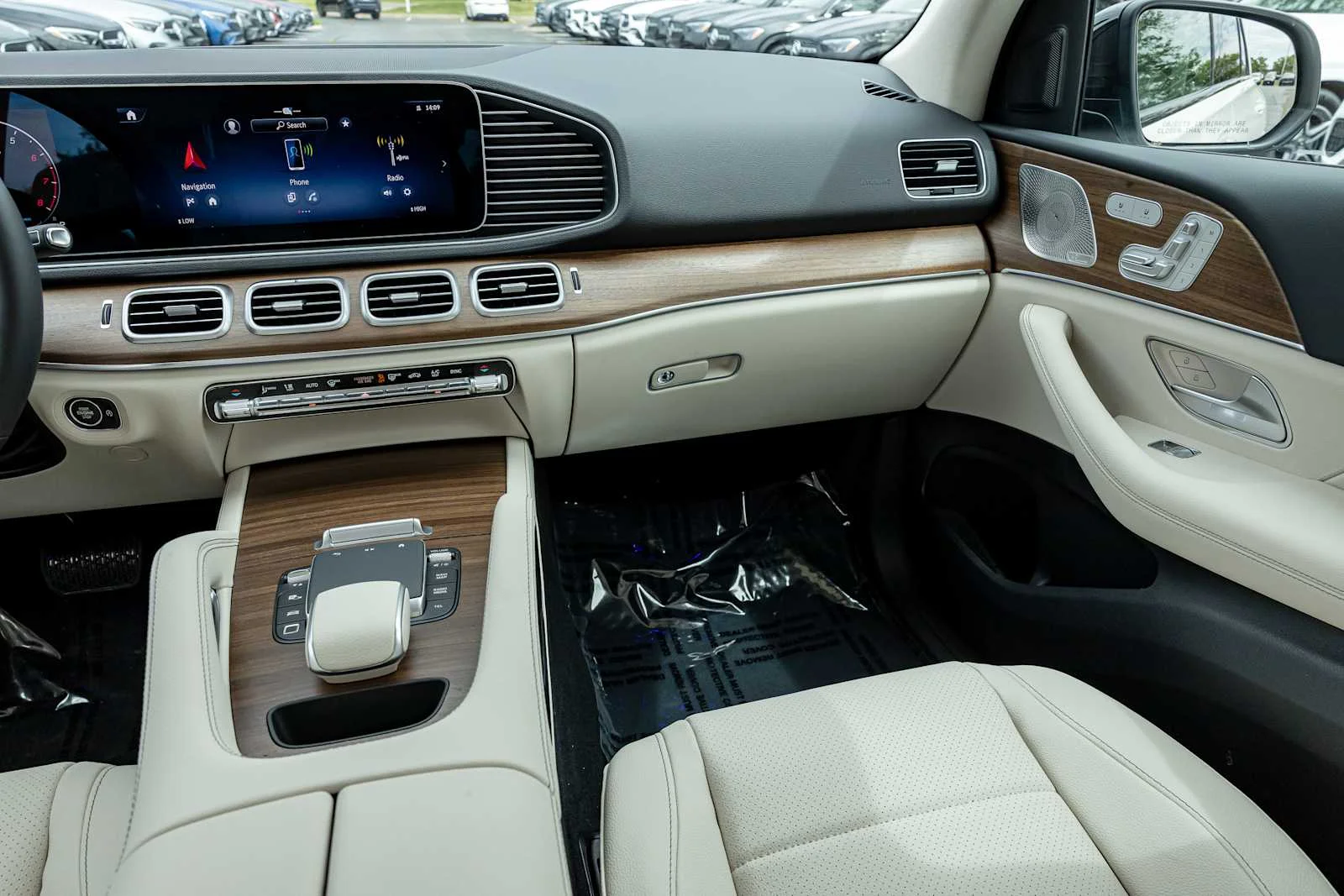 New 2026 Polar White Mercedes-Benz GLE 450 image 8