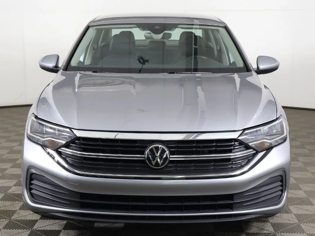 Used 2024 Pyrite Silver Metallic Volkswagen 1.5T SE image 10