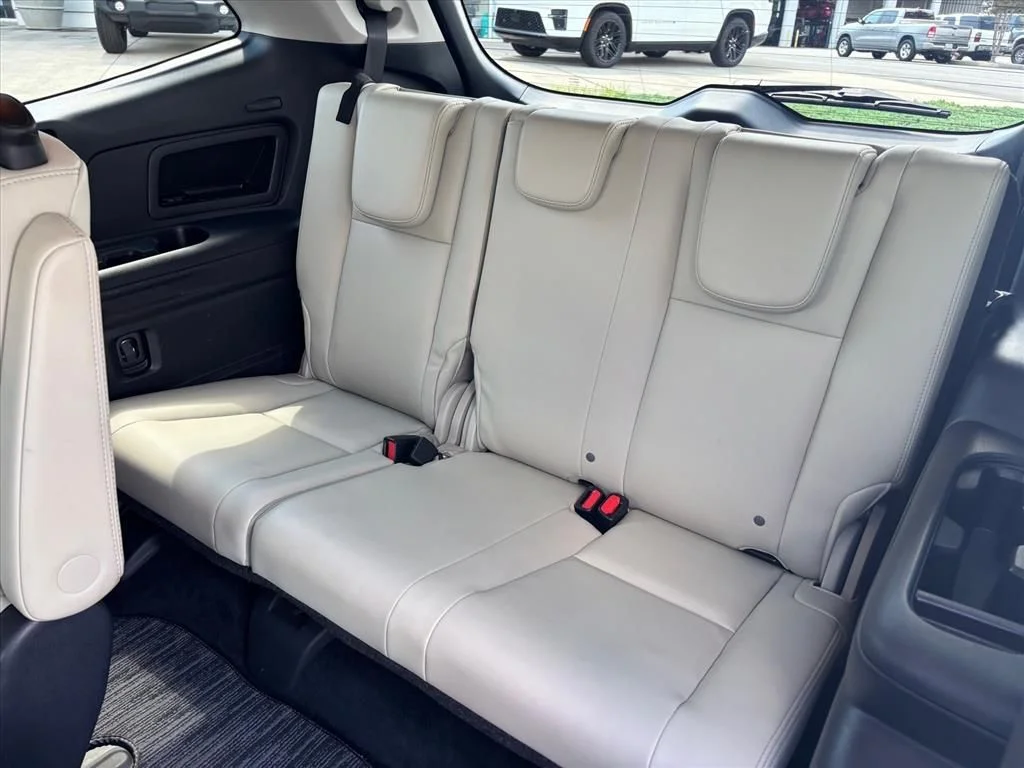 Used 2023 White Subaru Limited image 13