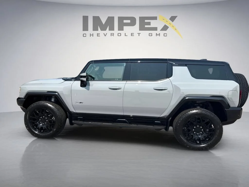Used 2025 Meteorite Metallic (Grey) GMC 2X image 2