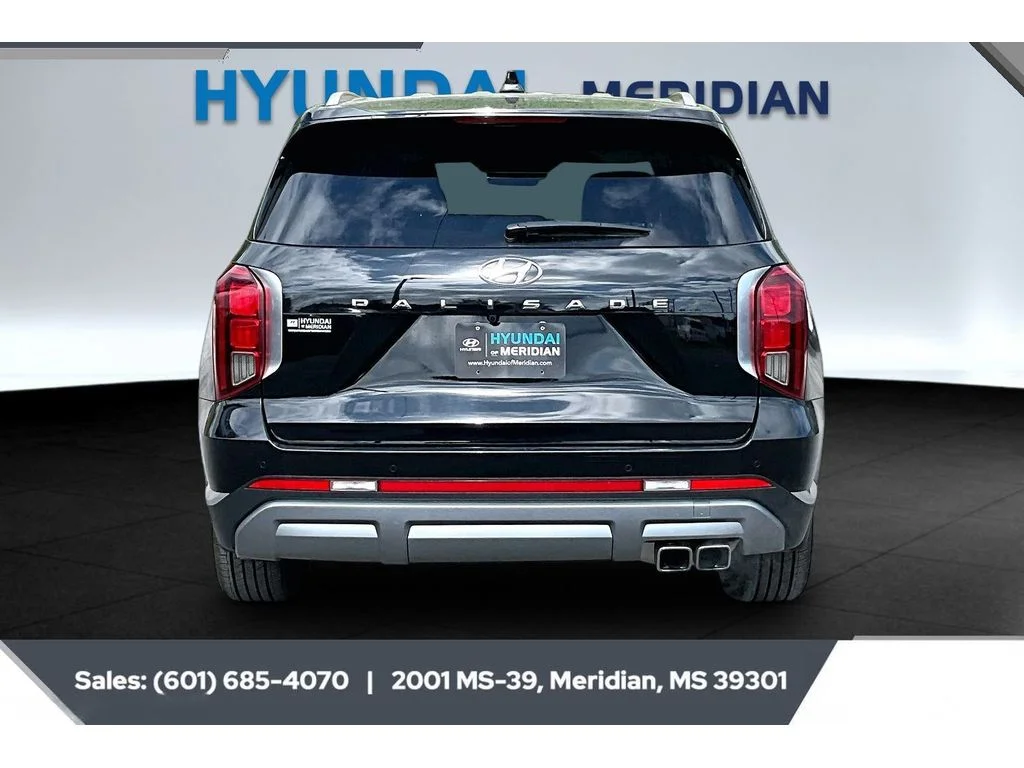 Used 2024 Abyss Black Pearl Hyundai Limited image 4