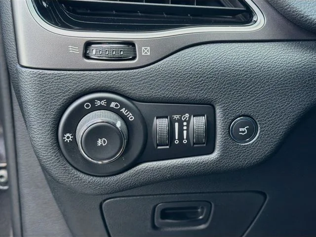 Used 2019 Gray Jeep Limited image 10