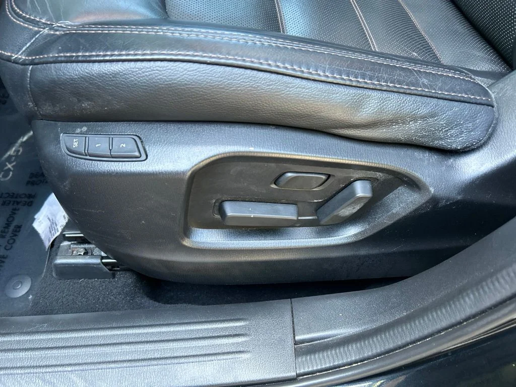 Used 2021 Black Mazda Grand Touring image 17