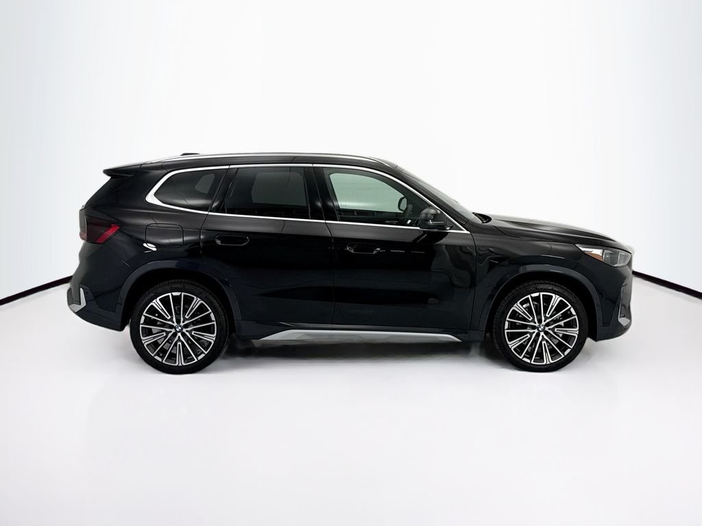 Used 2026 Jet Black BMW xDrive28i image 4