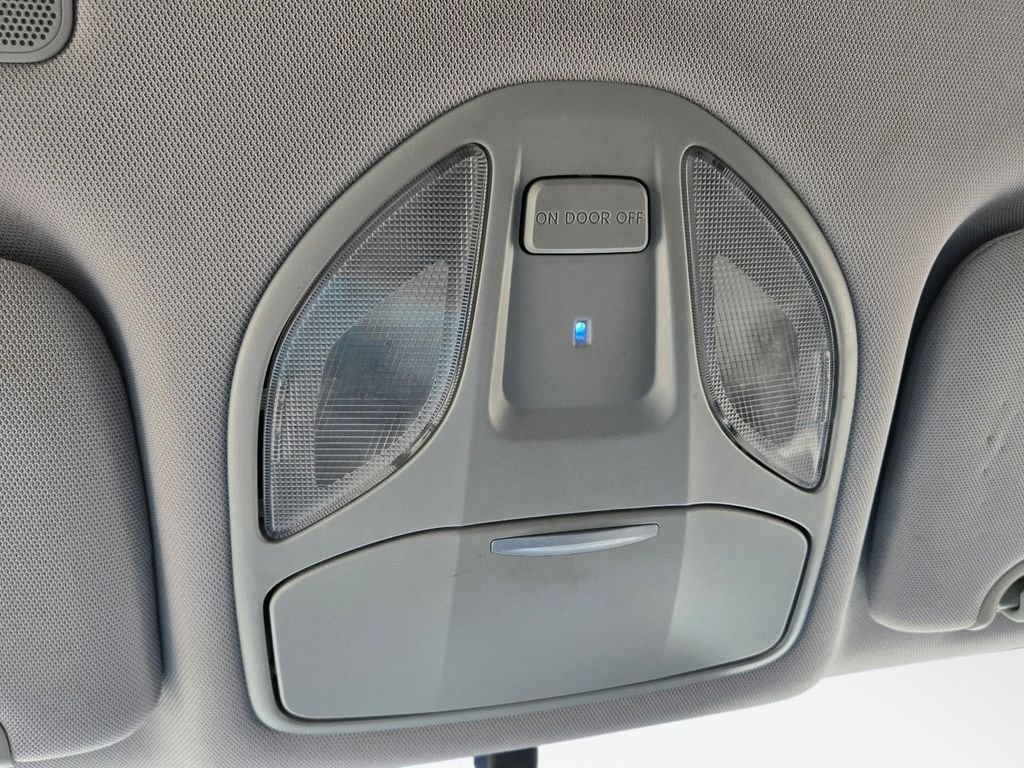 Used 2014 Black Hyundai Base image 26