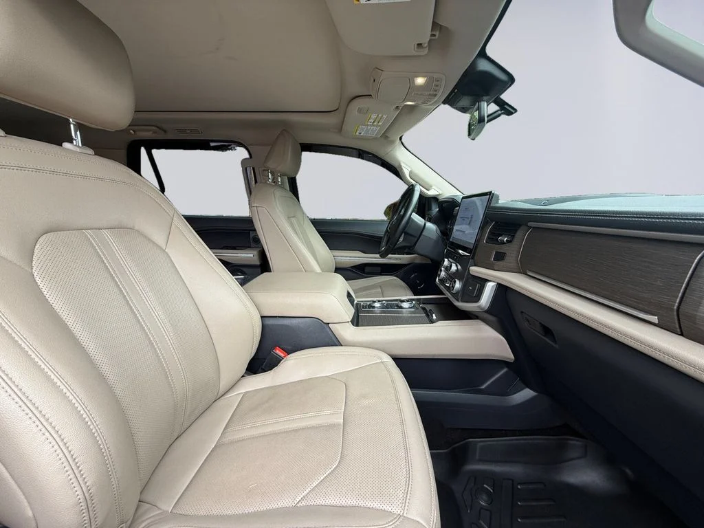 Used 2022 Green Ford Limited image 18