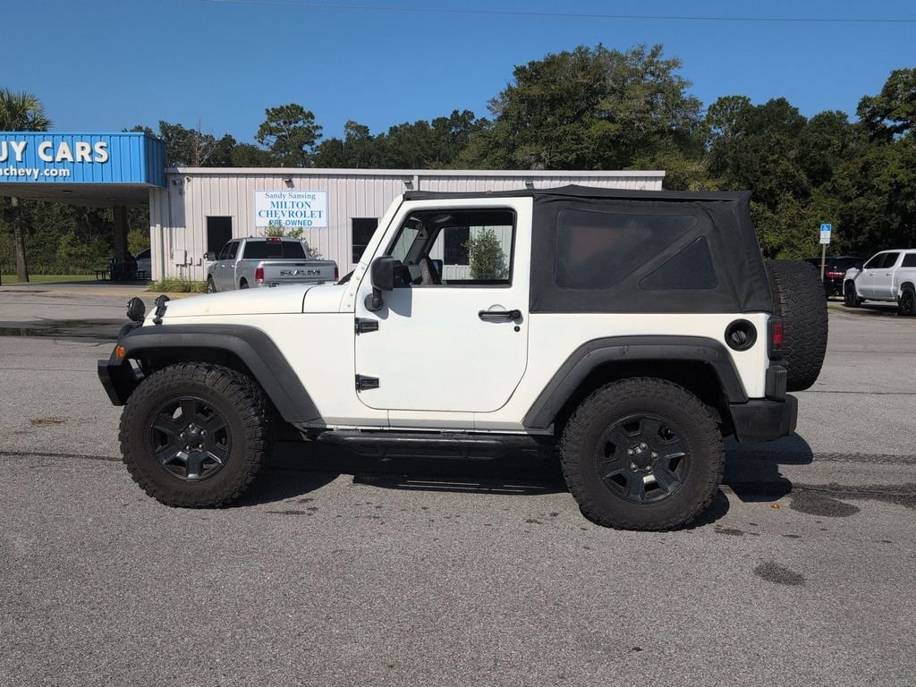 Used 2008 Green Jeep X image 2