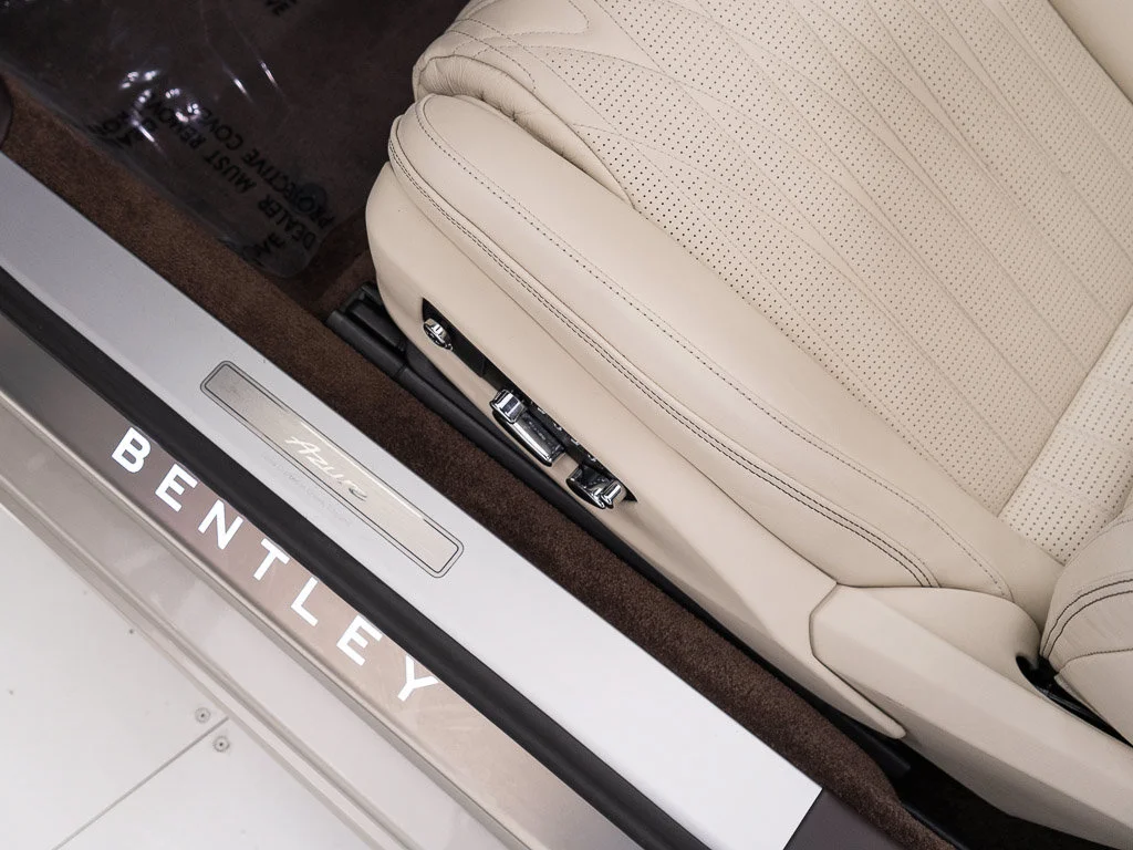 Certified Used 2026 White Sand - by Mulliner Bentley Azure image 20