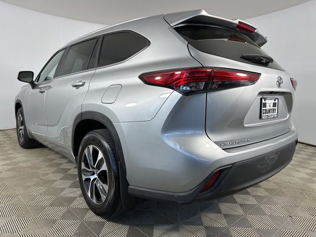 Used 2023 Silver Toyota XLE image 2