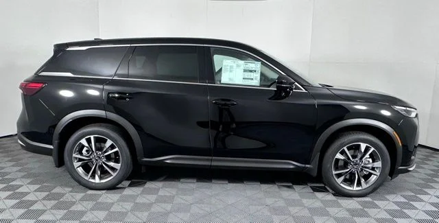 Certified Used 2026 Mineral Black INFINITI PURE image 8