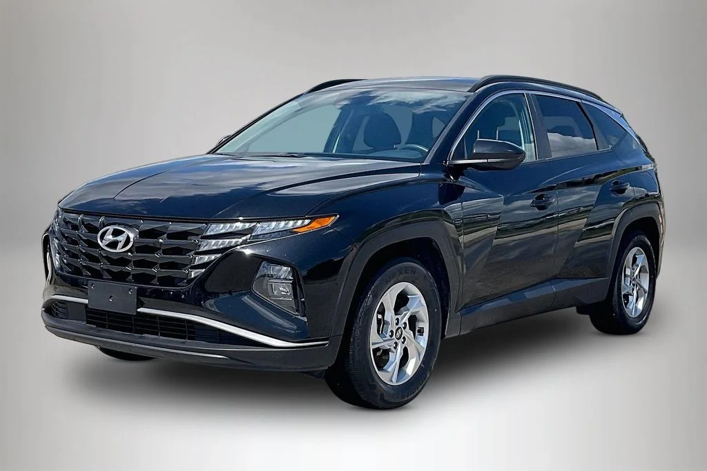 Used 2024 Black Hyundai SEL image 2