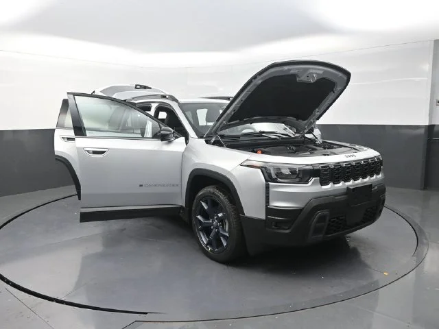 New 2026 Silver Zynith Clear-Coat Exterior Paint Jeep  image 28