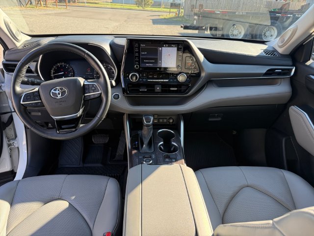 Used 2021 Blizzard Pearl Toyota Limited image 21