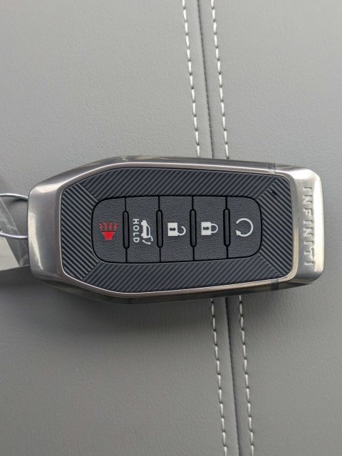 New 2027 RADIANT WHITE INFINITI Luxe AWD image 34