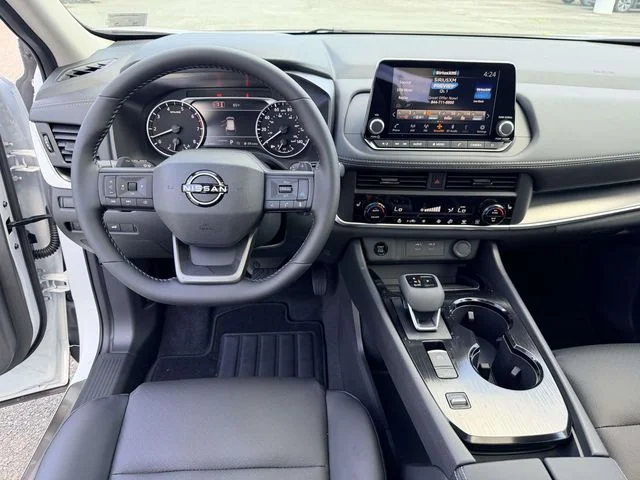 New 2026 Everest White Pearl TriCoat Nissan Dark Armor™ image 18
