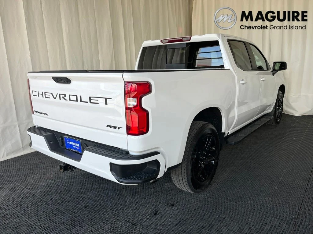 Used 2024 White Chevrolet RST image 27