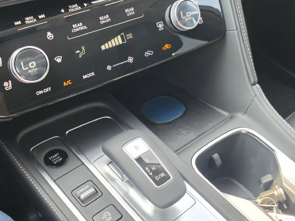 New 2027 RADIANT WHITE INFINITI Luxe AWD image 25