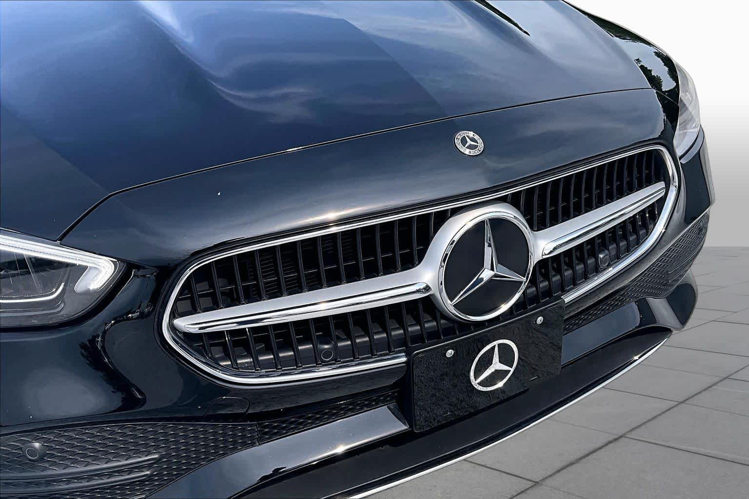 Used 2024 Obsidian Black Metallic Mercedes-Benz C 300 image 29