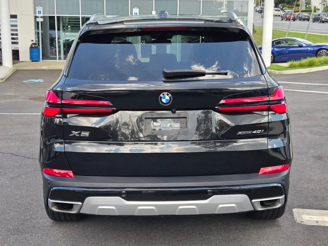 Used 2025 Black Sapphire Metallic BMW xDrive40i image 6