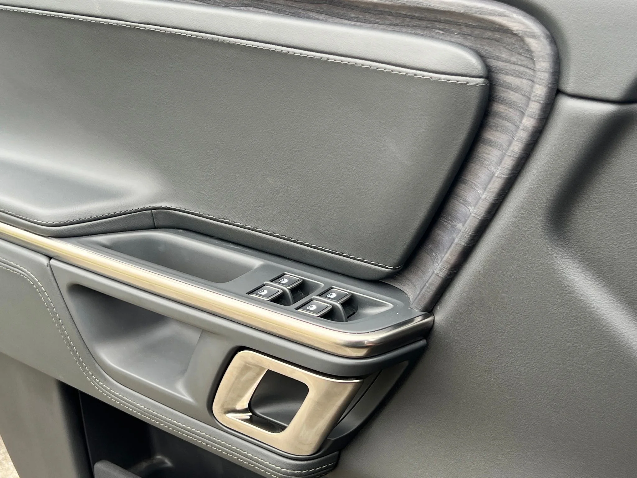 Used 2024 Black Rivian Adventure image 34