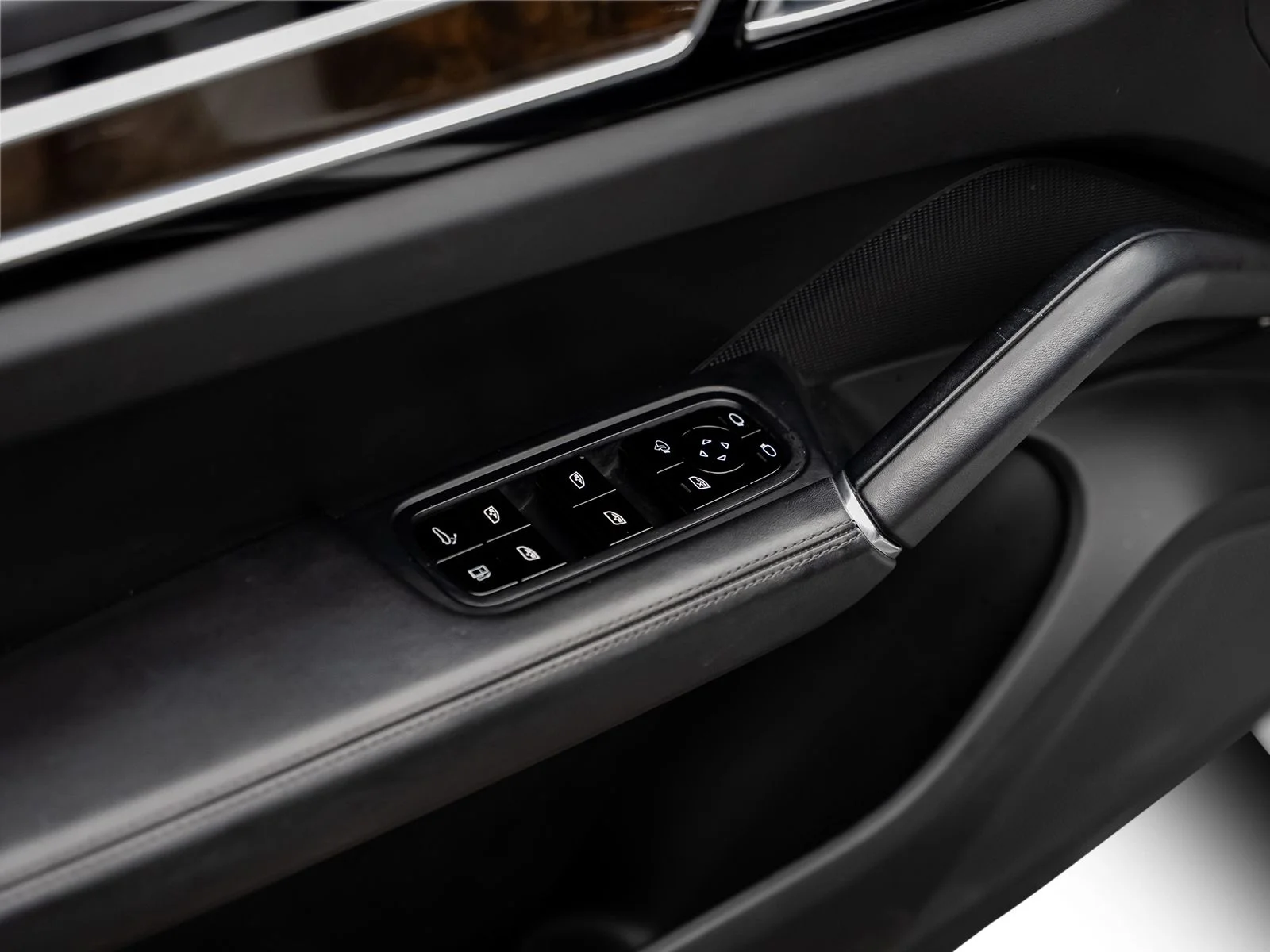 Used 2019 White Porsche Base image 66