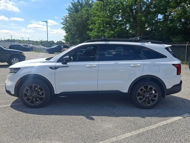 Used 2023 White Kia X-Line SX Prestige image 5