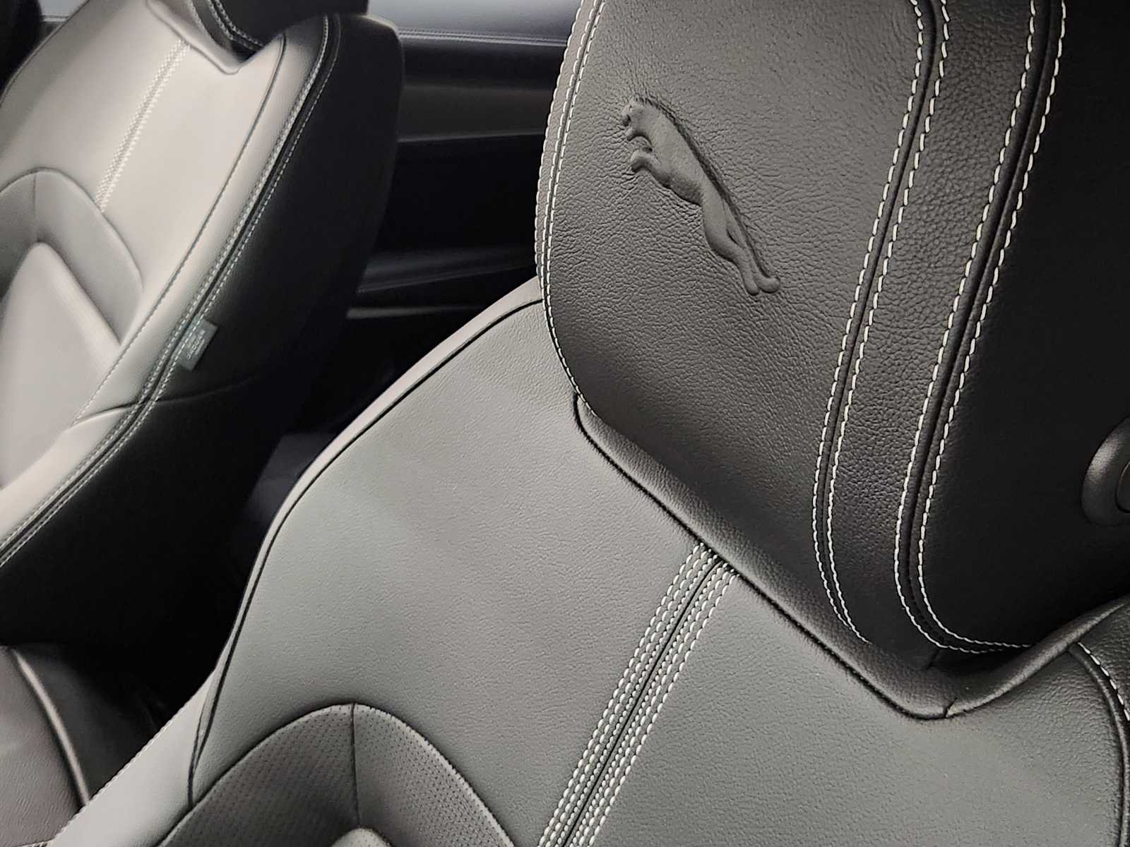 2026 Jaguar F-Pace R-Dynamic S - Photo 15