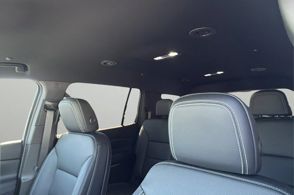 New 2027 Summit White Chevrolet LT image 32
