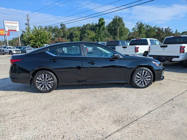 New 2026 Black Nissan 2.5 SV image 3