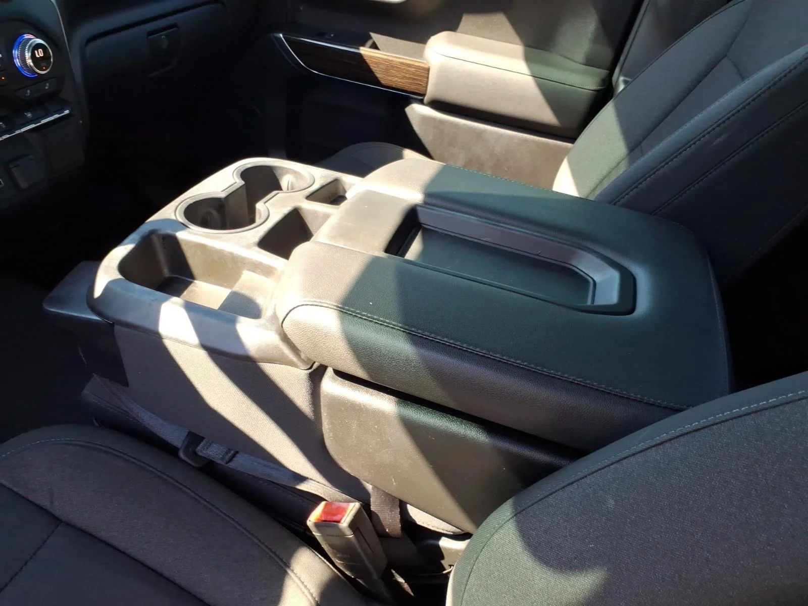 Used 2021 Summit White GMC Elevation image 22