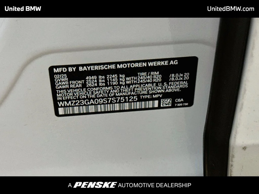 Used 2025 White Metallic MINI  image 21
