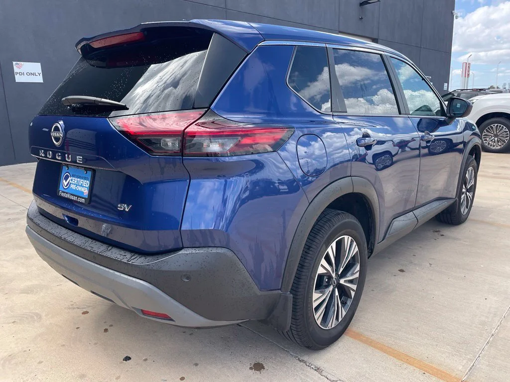 Used 2023 Blue Nissan SV image 3