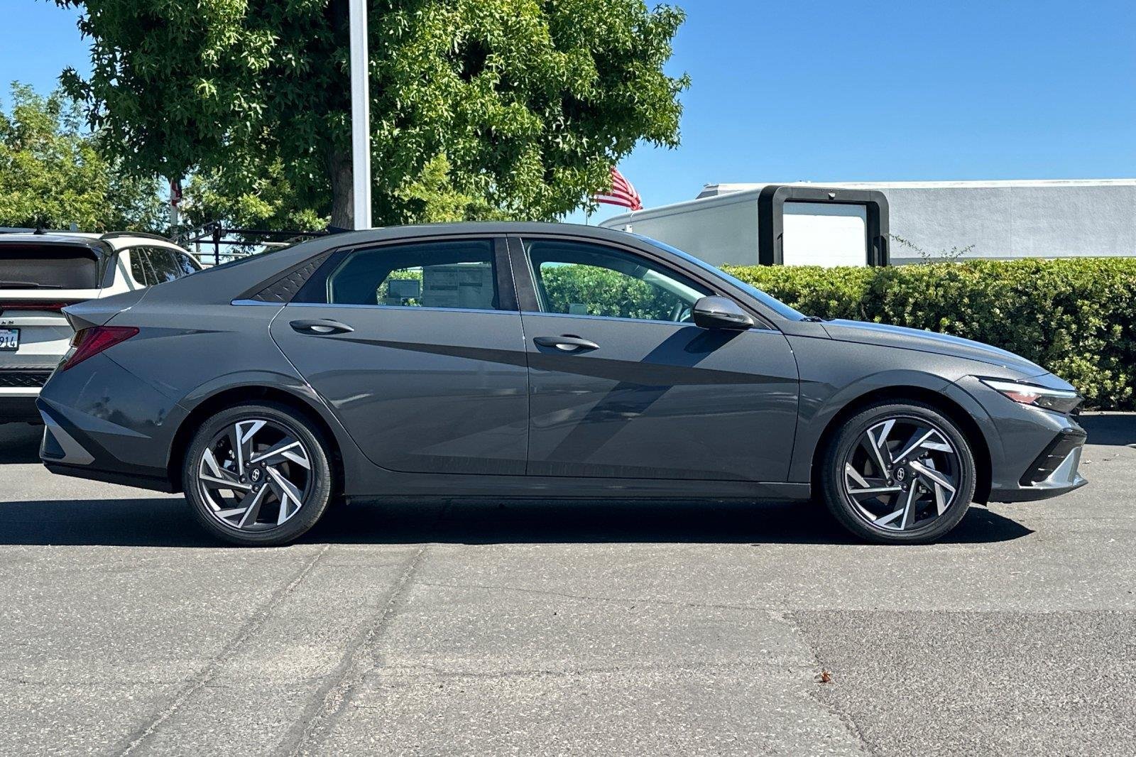New 2026 Ecotronic Gray Hyundai Limited image 3