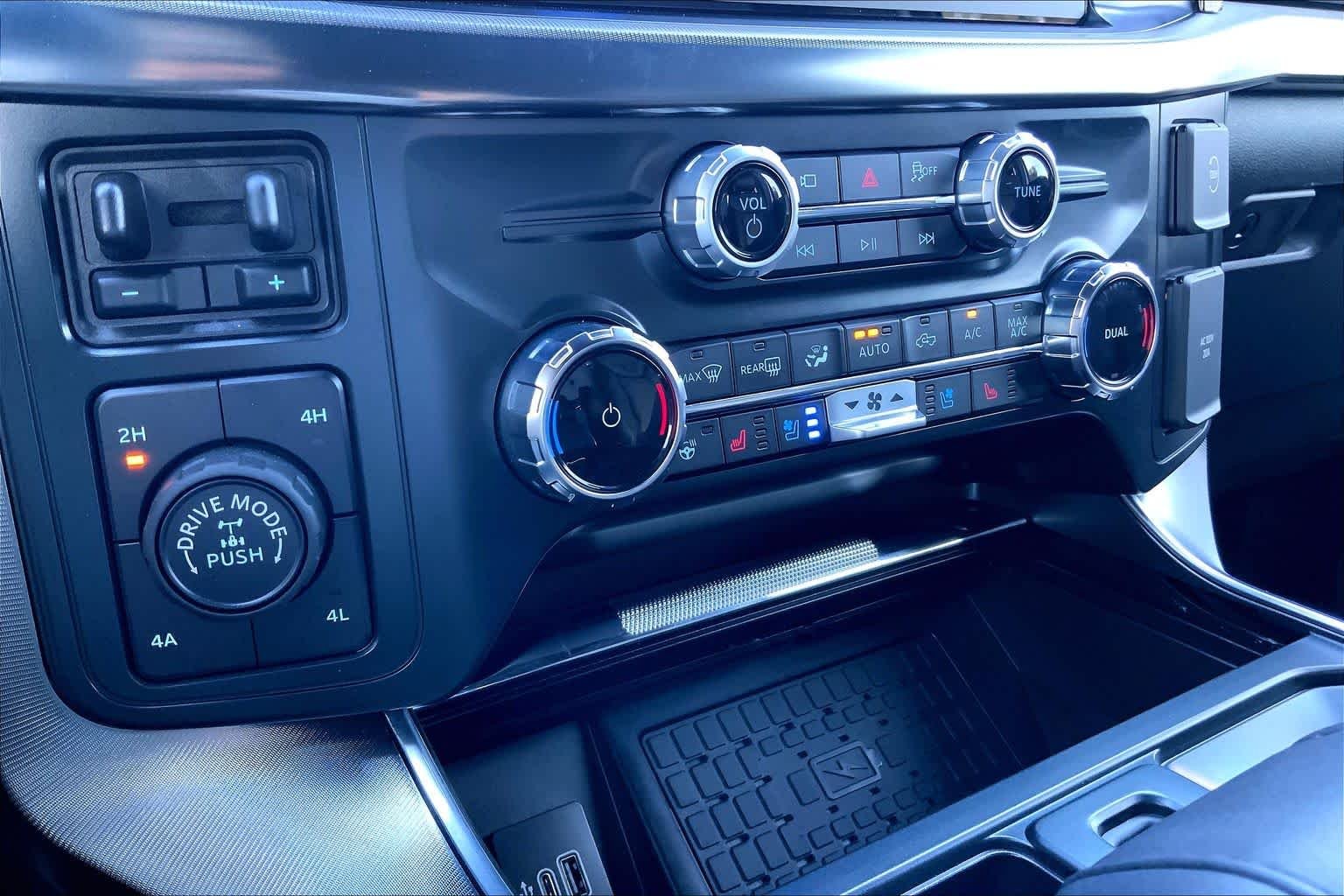 Used 2025 Space White Ford Platinum image 34