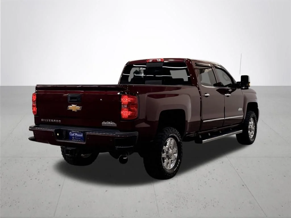 Used 2016 Red Chevrolet High Country image 9