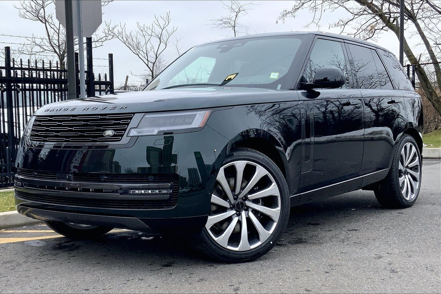 2026 Land Rover Range Rover 4.4 SE SWB's photo