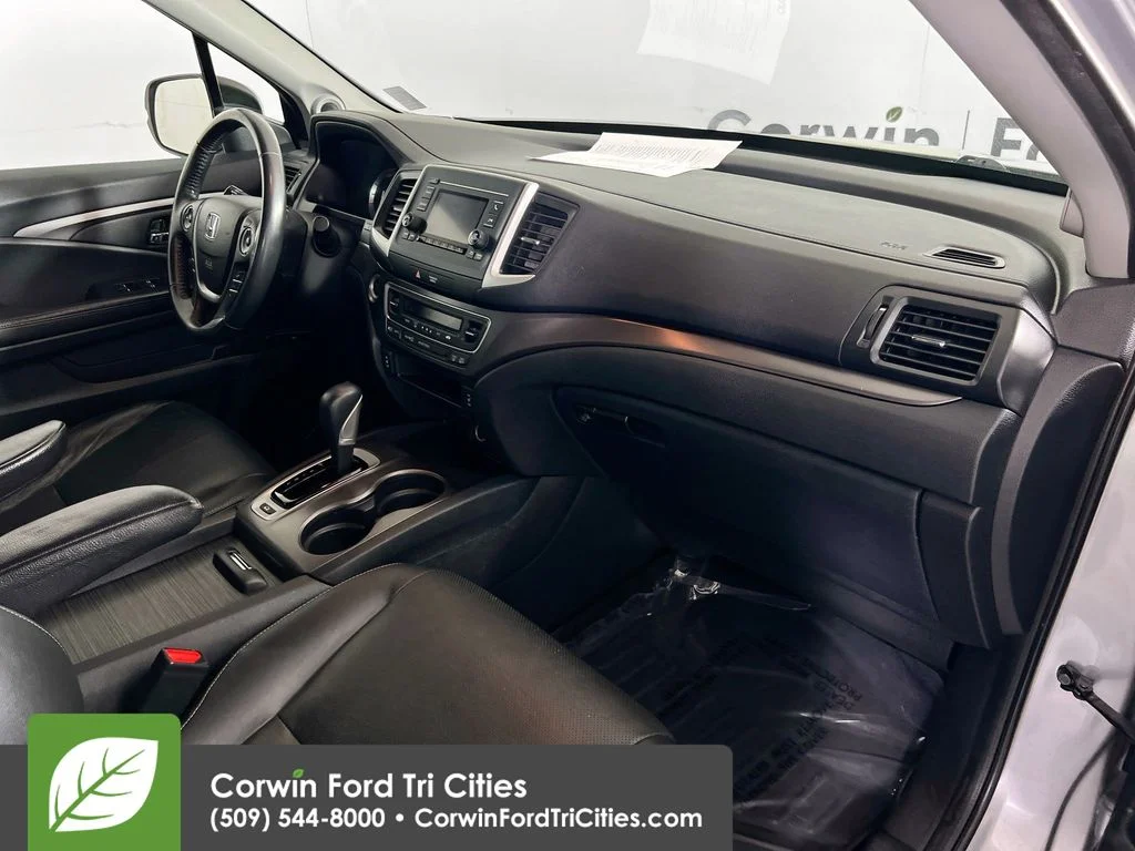 Used 2017 Silver Honda RTL image 27