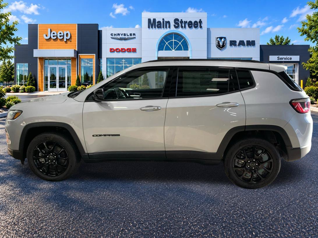 New 2026 Silver Zynith Metallic Clearcoat Jeep Latitude image 2