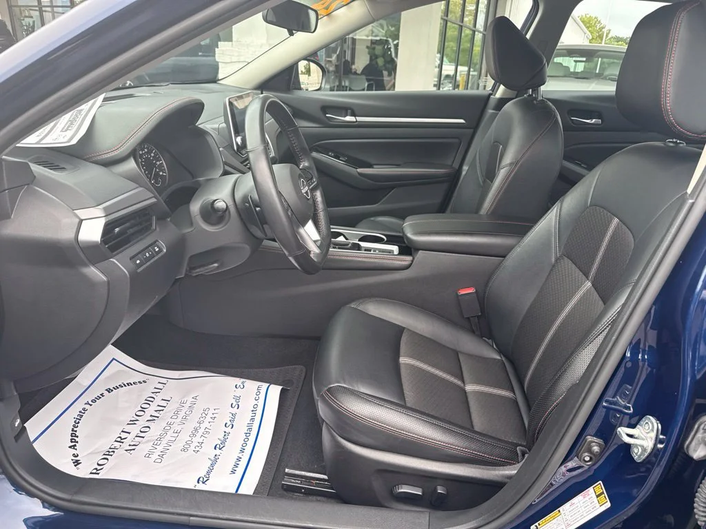 Used 2024 Blue Nissan 2.5 SR image 12