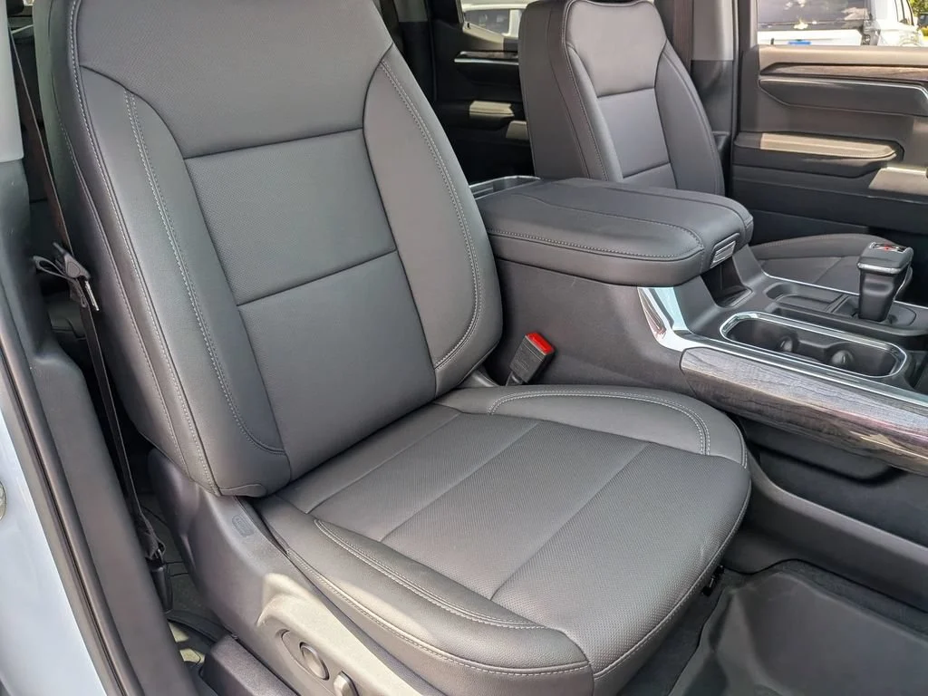 New 2026 Polar White Tricoat Chevrolet LTZ image 32