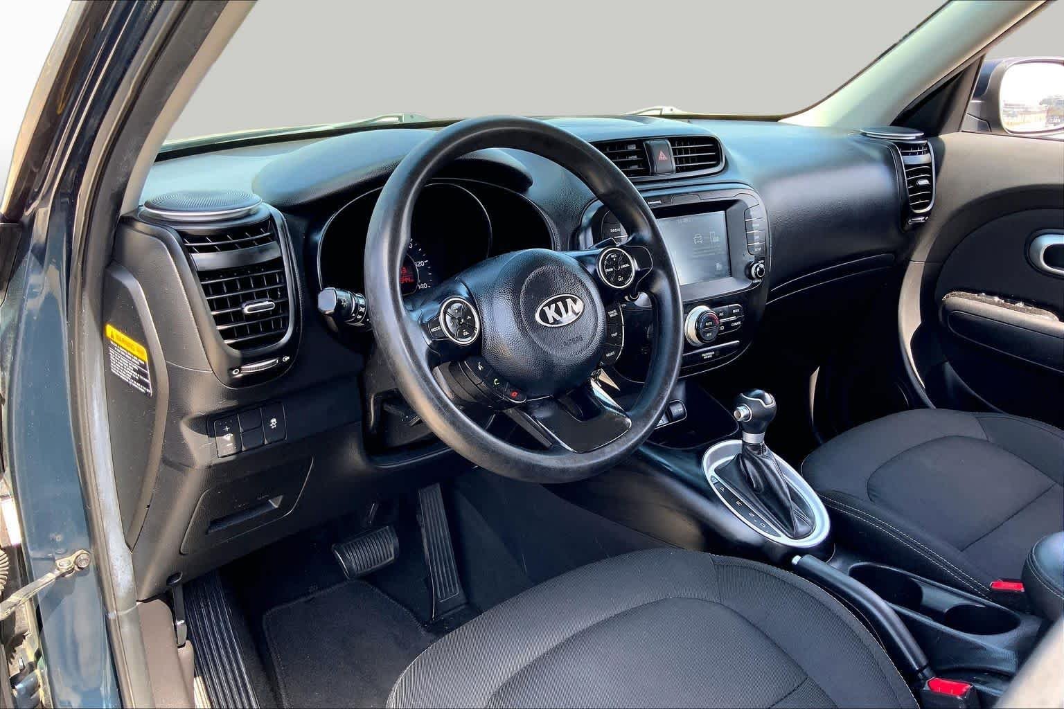 Used 2018 Mysterious Blue Kia + image 17