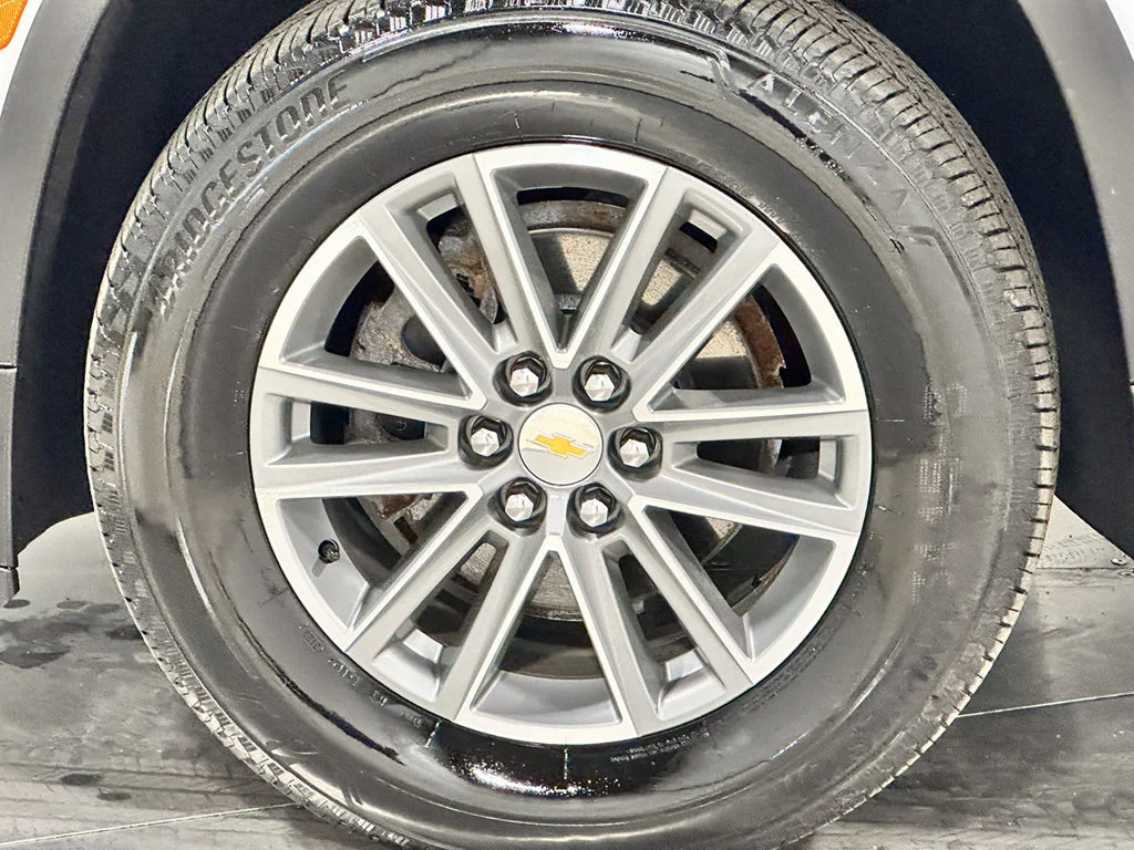 Used 2023 SUMMIT WHITE Chevrolet LT Cloth image 36