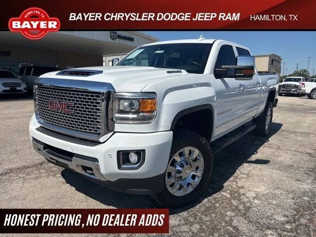 2017 GMC Sierra 4WD Crew Cab Standard Box Denali's photo