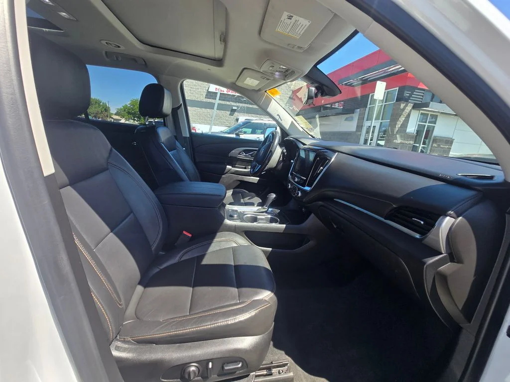 Used 2021  GMC SLE image 12