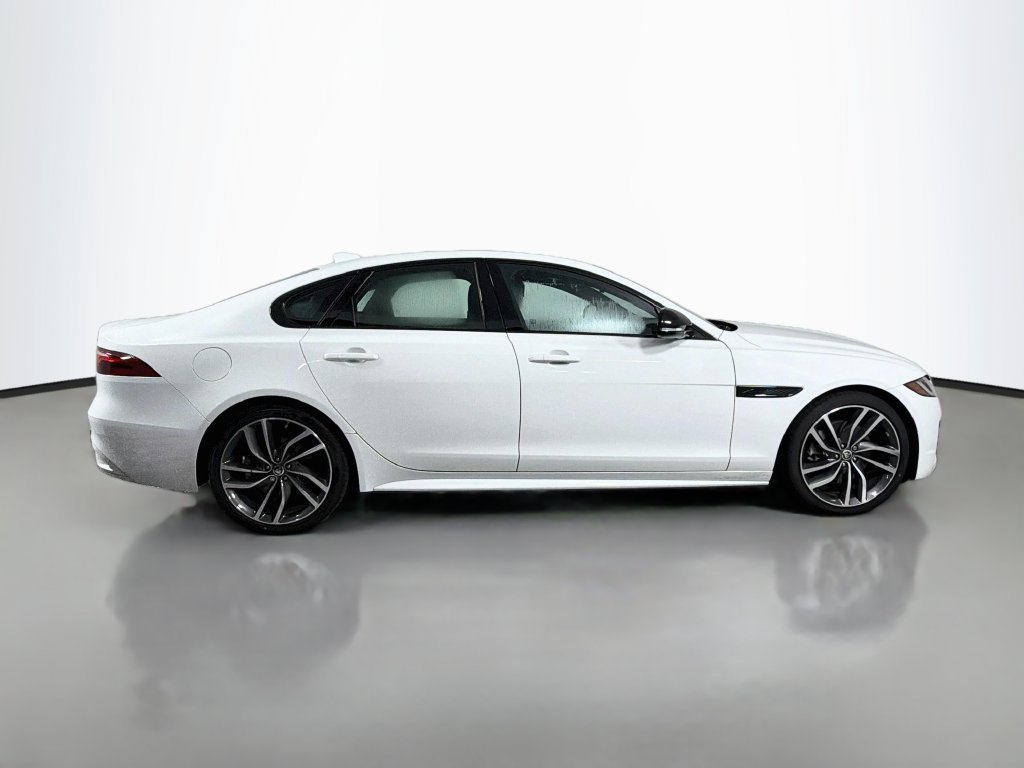 Used 2024 White Jaguar R-Dynamic SE image 4