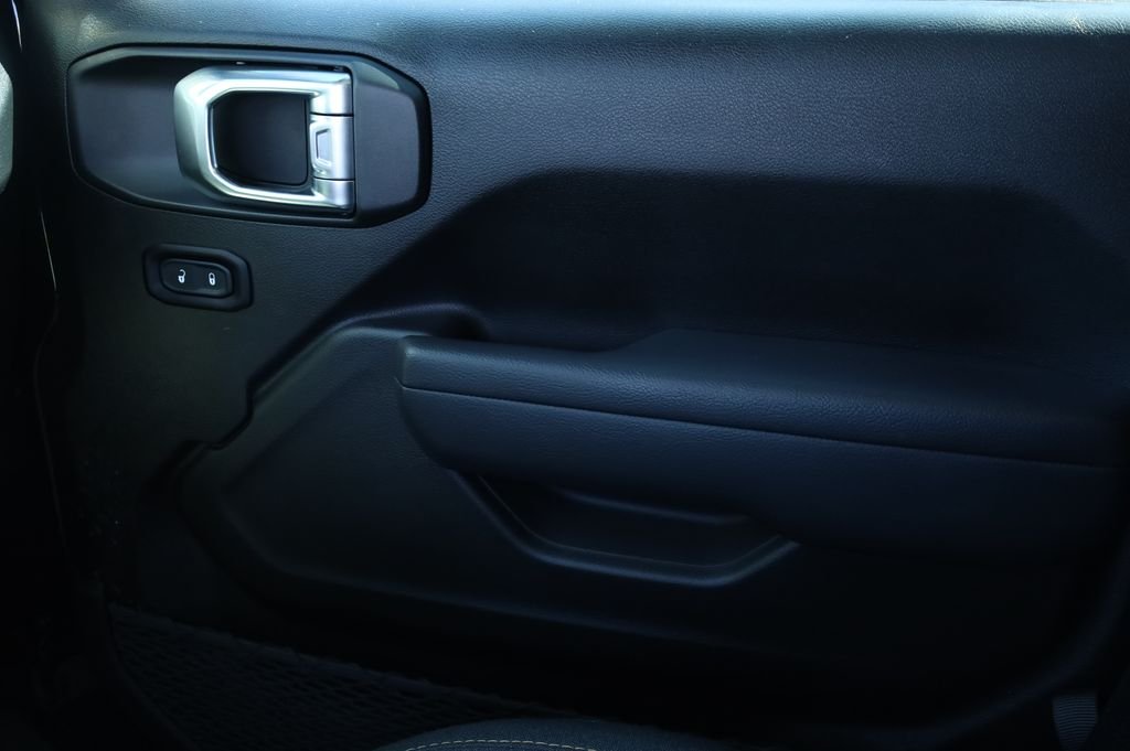 2025 Jeep Gladiator Willys - Photo 13