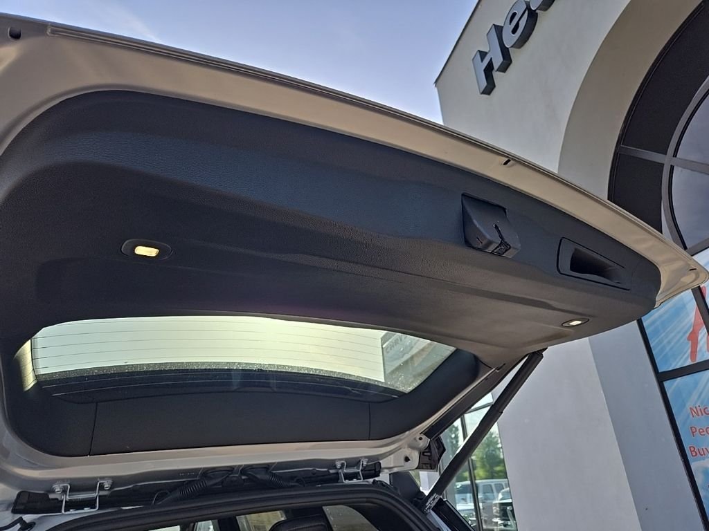 New 2026 Silver Zynith Exterior Paint Jeep  image 103