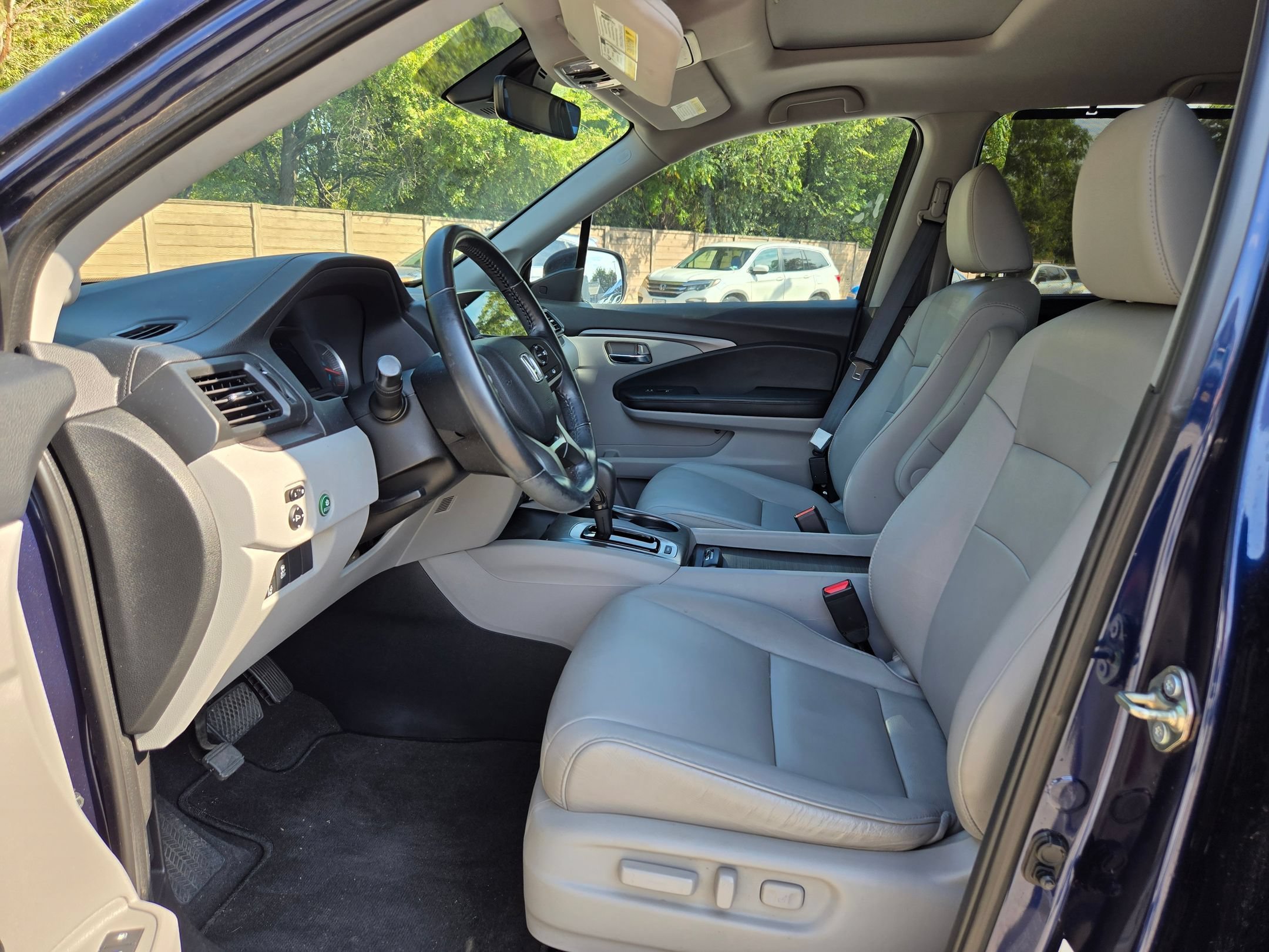 Used 2020 Blue Honda  image 9