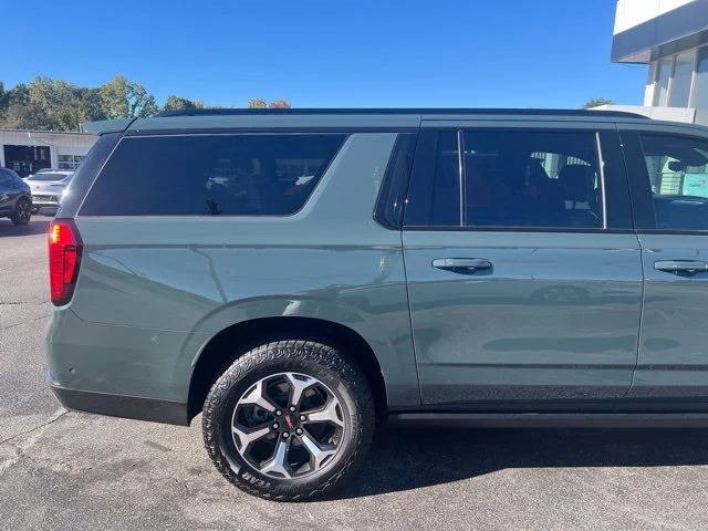 Used 2026 Midnight Pine GMC AT4 Ultimate image 4